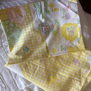 Vintage 1970s Baby crib sheet and pillow cases yellow